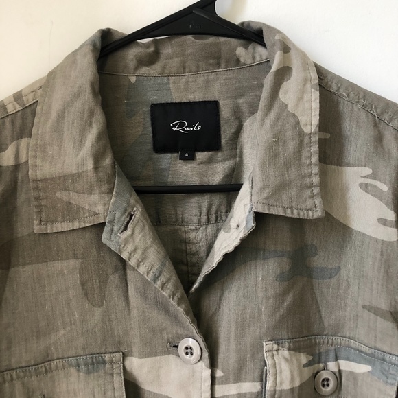Rails Oversized Camo Army Style Button Down Shirt - Picture 2 of 3